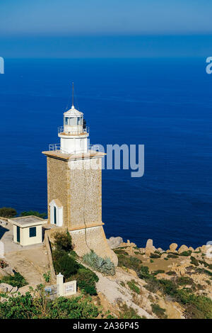 Il paesaggio di un bel faro in mare Mui Dinh, Ninh Thuan, Viet Nam. Royalty di alta qualità gratuitamente stock immagine del paesaggio marino. Foto Stock