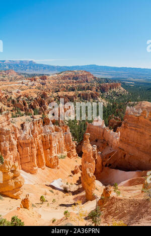 Vista aerea con hoodoos lungo il Navajo loop trail nel Parco Nazionale di Bryce Canyon, Utah, Stati Uniti d'America, Stati Uniti d'America Foto Stock