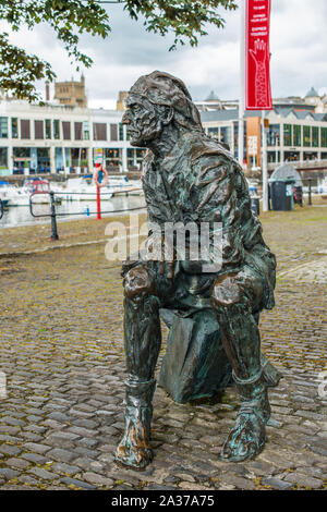 Statua di bronzo di John Cabot sulle strette Quay, Bristol Harbourside, England Regno Unito Foto Stock