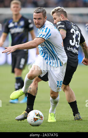 Ferrara, Italia. 05 ott 2019. Jasmin Kurtic di Spal durante la Serie A match tra Spal e Parma Calcio 1913 allo Stadio Paolo Mazza, Ferrara, Italia il 5 ottobre 2019. Foto di Luca Pagliaricci. Solo uso editoriale, è richiesta una licenza per uso commerciale. Nessun uso in scommesse, giochi o un singolo giocatore/club/league pubblicazioni. Credit: UK Sports Pics Ltd/Alamy Live News Foto Stock