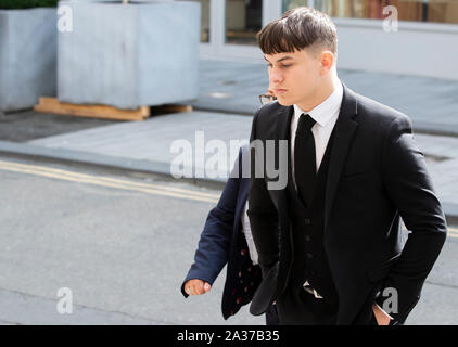 In precedenza non pubblicata foto datata 18/6/2019 di Joshua Molnar che arriva a Manchester Crown Court.The adolescente assolto di assassinare Manchester Grammar School allievo Yousef Makki in un verde villaggio di Cheshire può essere chiamato oggi come Joshua Molnar, un ex-studente pubblico di rugby da una ricca famiglia professionale. Foto PA. Data immagine: Sabato 5 ottobre 2019. Molnar, 17 anni, ha pugnalato la scolastica Yousef, 17 anni, nel cuore durante una lotta a Hale Barns il 2 marzo. È stato liberato dall'assassinio e dalla macellazione del suo "buon amico" a seguito di un processo di quattro settimane al Manchester Crown Court in Foto Stock