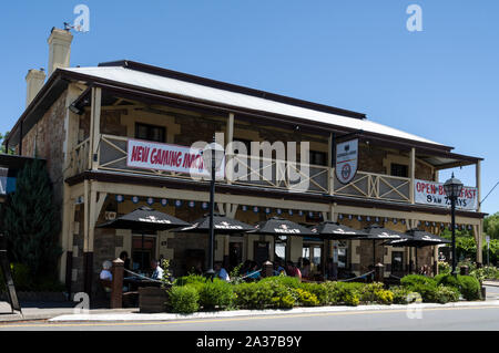 Il German Arms Hotel si trova nell'antica città pioniera tedesca di Hahndorf, sulle colline di Adelaide, a circa 25 km dalla città di Adelaide, nell'Aust meridionale Foto Stock