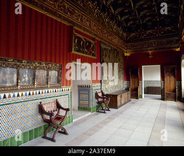 Segovia Castiglia e Leon, Spagna. Alcazar. Xii secolo. Sala della fune (Sala del cordone). Secondo la leggenda il suo nome è dovuto a un abito francescano messo lì per ordine del re Alfonso X il Saggio, un segno di penitenza. Foto Stock