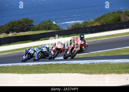 Penrite Honda Racing Troy Herfoss conduce sulla Honda CBR1000SP. Australian Superbike Round 6 - Gara 1 Phillip Island Grand Prix Circuit Foto Stock