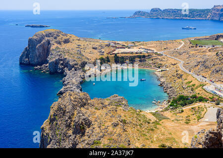 Viste sulle spiagge della Baia di San Paolo, Lindos, RODI, DODECANNESO, Grecia Foto Stock