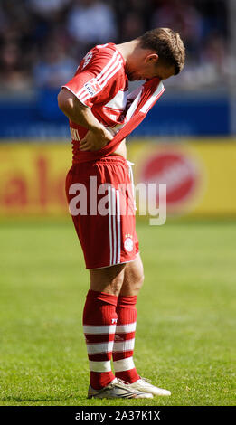 MSV Arena di Duisburg Germania 10.05.2008, Calcio - Bundesliga tedesca, la stagione 2007/2008, MSV Duisburg (MSV) vs FC Bayern Monaco di Baviera (FCB, rosso); Lukas Podolski (FCB) Foto Stock