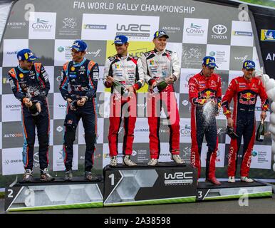 Brenig, Conwy, Regno Unito. 6 Ottobre, 2019. WRC Rally Galles GB, fase 19; il podio spray driver dello Champagne - Editoriale usare carte di credito: Azione Plus sport/Alamy Live News Foto Stock