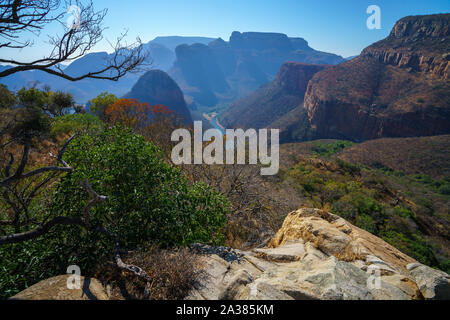 Escursionismo il sentiero di leopard nel blyde river canyon - Mpumalanga in Sudafrica Foto Stock