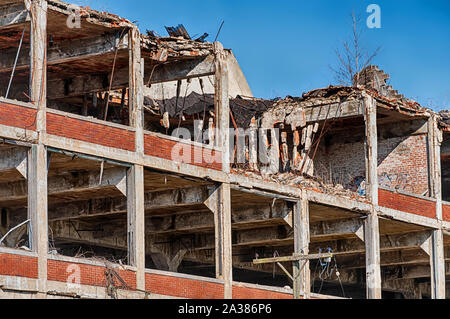 DETROIT, Michigan - 28 Aprile 2019: l'invecchiamento Packard Motor Company nella factory di Detroit è adesso aperto per gli elementi naturali e viene gradualmente fallilng in Foto Stock