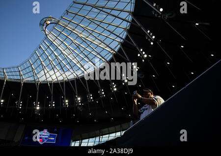 Vista generale dello stadio durante la NFL International Series corrispondono a Tottenham Hotspur Stadium, Londra. Foto Stock