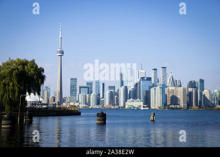 Skyline della città con la CN Tower, Toronto, Ontario, Canada Foto Stock