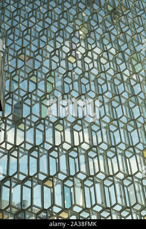 Pattern nella moderna architettura di vetro Foto Stock