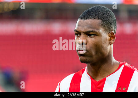 EINDHOVEN, Paesi Bassi, 06-10-2019, calcio, Philips Stadium, olandese eredivisie, stagione 2019-2020, PSV player Denzel Dumfries, durante la partita PSV - VVV, Punteggio finale : 4-1 Foto Stock