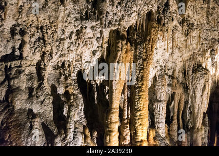 Stalattiti nella grotta Demanovska. Slovacchia Foto Stock