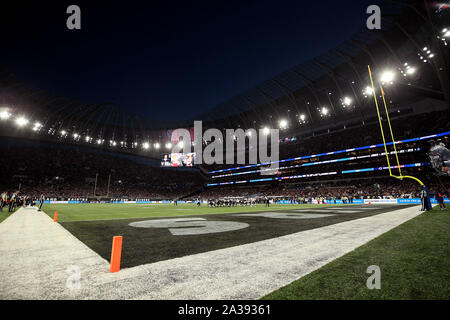 Vista generale del gioco durante la NFL International Series corrispondono a Tottenham Hotspur Stadium, Londra. Foto Stock