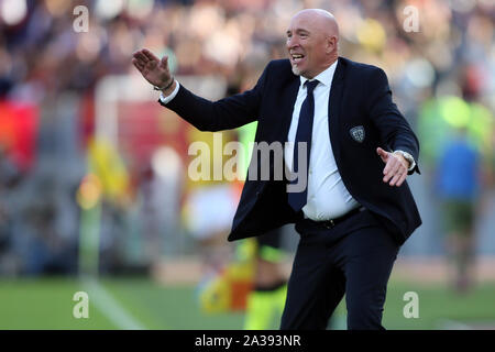 Roma, Italia. 06 ott 2019. Roma, Italia - Ottobre 06, 2019: Rolando Maran in azione durante il campionato italiano di una partita di calcio tra Roma e Cagliari, allo Stadio Olimpico di Roma. Credit: Indipendente Agenzia fotografica/Alamy Live News Foto Stock