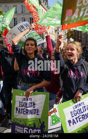 Anti-Medically procreazione assistita (PMA) dimostranti prendere la strada di Parigi, Francia Foto Stock