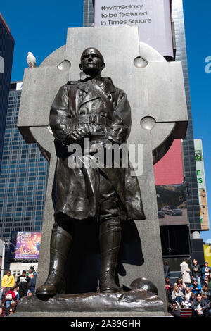 Padre Duffy Statua in Times Square NYC Foto Stock