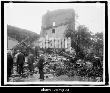 Saul [Edificio], stesso Bldg., 7 & L, NW, [Washington, D.C.], Storm, luglio 30, 1913 Foto Stock