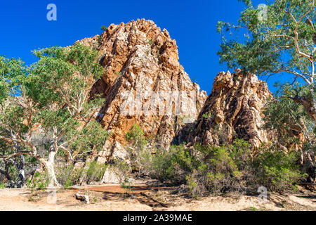 Jessie Gap in East MacDonnell Ranges, situata ad est di Alice Springs in Australia centrale. Foto Stock