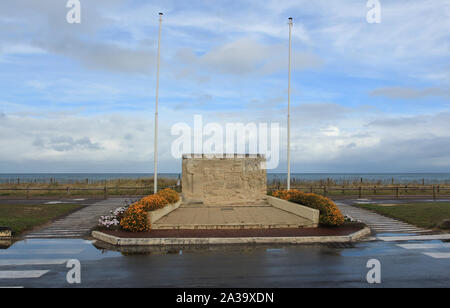 Spiaggia di spada, Normandia 09/10/2017. British memorial, spada spiaggia dedicata alla unità di commando, 1° Speciale brigata di servizio: No.3 Commando - Tenente C Foto Stock