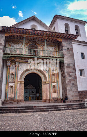 La facciata esterna del Barroque-style chiesa di Andahuaylillas, vicino a Cusco, Perù Foto Stock