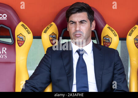 Roma, Italia. 06 ott 2019. Paulo Fonseca di come Roma visto durante la Serie A match tra Roma e Cagliari a Olimpico.(punteggio finale: come Roma 1:1 Cagliari) Credito: SOPA Immagini limitata/Alamy Live News Foto Stock