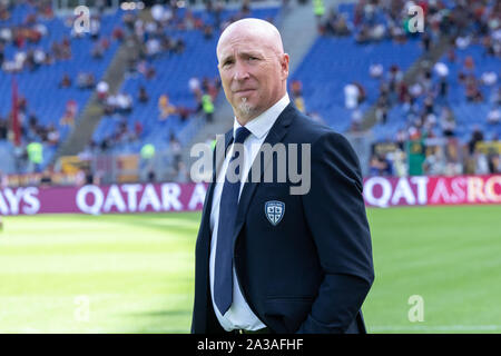 Roma, Italia. 06 ott 2019. Rolando Maran di Cagliari visto durante la Serie A match tra Roma e Cagliari a Olimpico.(punteggio finale: come Roma 1:1 Cagliari) Credito: SOPA Immagini limitata/Alamy Live News Foto Stock