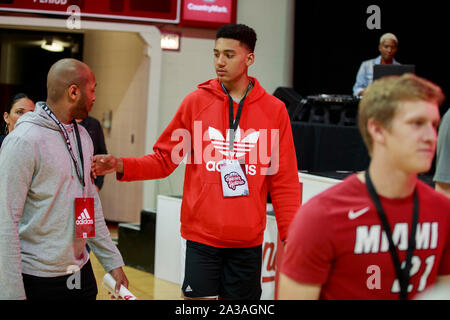 Bloomington, Stati Uniti. 05 ott 2019. Indiana University basket reclutare, Trey Kaufman visiti la Assembly Hall durante Hoosier Hysteria.L'isteria Hoosier evento inizia ufficialmente la stagione del basket presso la Indiana University il cui team ha vinto cinque divisione nazionale 1 di pallacanestro del NCAA di titoli. Credito: SOPA Immagini limitata/Alamy Live News Foto Stock