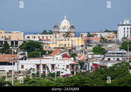 Lo skyline di Cartagena come visto dalla parte superiore di San Felipe de Barajas Castle Foto Stock