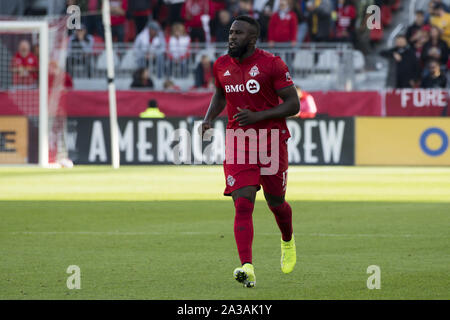 Toronto, Ontario, Canada. 6 Ottobre, 2019. JOZY ALTIDORE (17) in azione durante il gioco MLS tra tra Toronto FC e Columbus Crew SC. Toronto ha vinto 1-0 Credito: Angelo Marchini/ZUMA filo/Alamy Live News Foto Stock