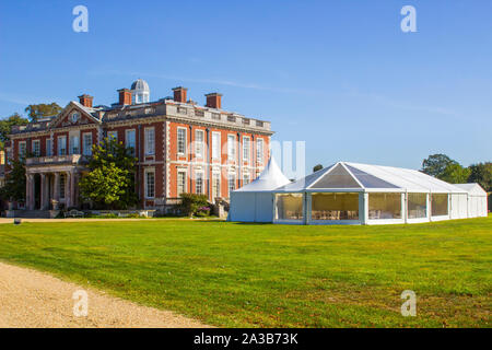 20 settembre 2019 Stanstead casa maestosa casa e terreni nella South Downs National Park in West Sussex England Foto Stock