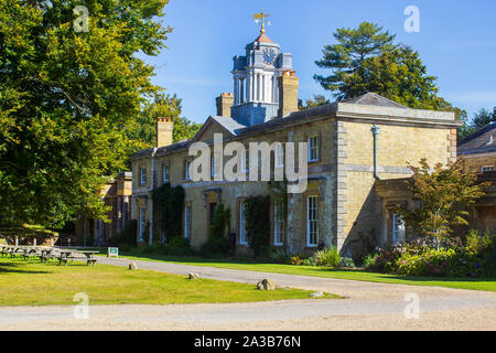 20 settembre 2019 l'elaborato servi quarters a Stanstead casa maestosa casa e terreni nella South Downs National Park in West Sussex England Foto Stock