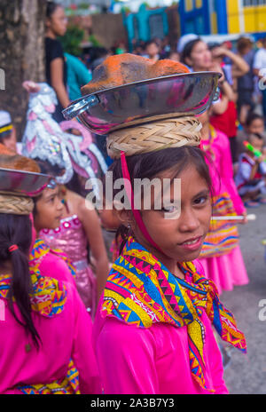Partecipante al festival Higantes ad Angono Filippine Foto Stock