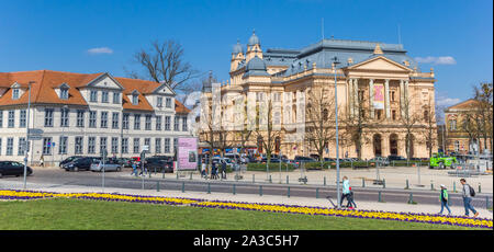 Teatro di Stato edificio nel centro storico di Schwerin, Germania Foto Stock