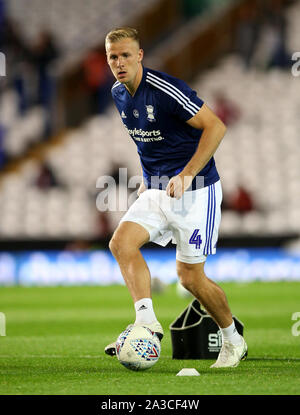 Birmingham City di Marc Roberts si riscalda prima della partita Foto Stock