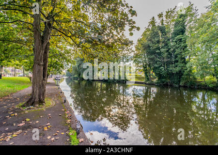 Le rive del fiume Wensum nel East Anglian città di Norwich, Norfolk Foto Stock