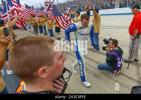 Dover, DE, STATI UNITI D'AMERICA. 6 Ottobre, 2019. TY DILLON (13) di Germain Racing è introdotto prima del monster energy 400 NASCAR cup series playoff gara Domenica, Ottobre 06, 2019, a Dover International Speedway di Dover, DE Credito: Saquan Stimpson/ZUMA filo/Alamy Live News Foto Stock