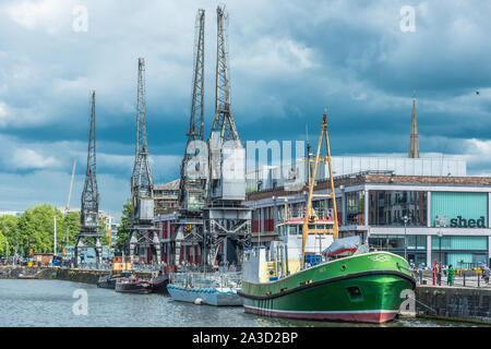 Wapping banchina ferroviaria su Bristols Floating Harbour, Inghilterra, Regno Unito. Foto Stock