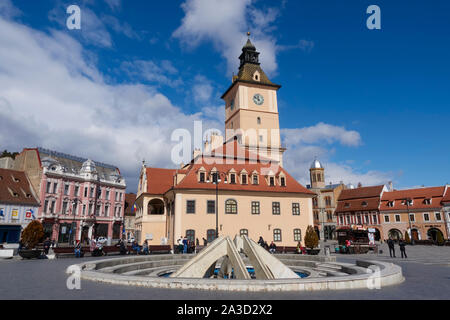 Casa Sfatului, Piata Sfatului (Piazza del Consiglio), Brasov, Transilvania, Romania. Foto Stock