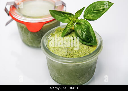 Surgelato pesto verde Foto Stock