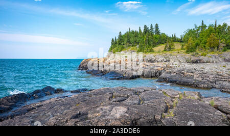 Grigio pietra sul tee Harbour Trail escursione nella Sleeping Giant Parco Provinciale, Ontario, Canada Foto Stock