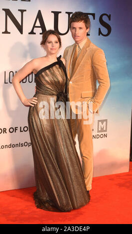 Foto deve essere accreditato ©Alpha premere 079965 07/10/2019 Felicity Jones e Eddie Redmayne La Aeronauts Premiere durante la 63LFF BFI London Film Festival 2019 a Londra Foto Stock
