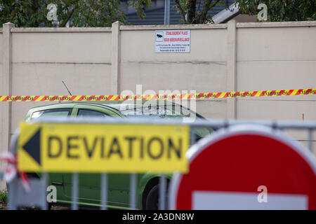 Una settimana dopo un incendio che devastò la Lubrizol impianto in Rouen, il fumo è ancora provenienti dal sito di impianto. Permangono incertezze circa le conseguenze della combustione delle sostanze chimiche e dell'inquinamento. In seguito all'incendio il 26 settembre la raccolta di frutta e verdura è stato vietato in un centinaio di comuni in Normandia e degli Hauts-de-France. Foto Stock