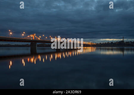 South Bridge nella riga sopra il fiume Daugava Foto Stock