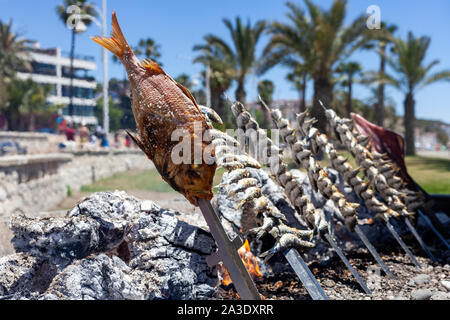 Malagueta Beach Bar, Barbeque di pesce, Malaga, Andalusia Andalusia, Spagna Foto Stock