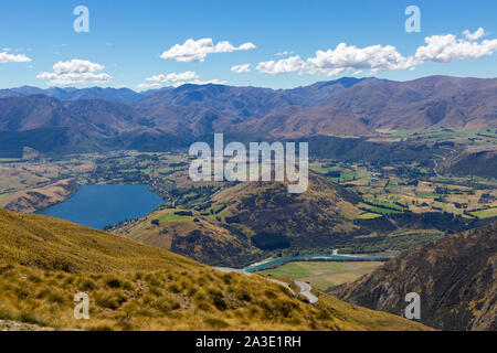 Vista del lago dal Hayes Remarkables, Nuova Zelanda Foto Stock