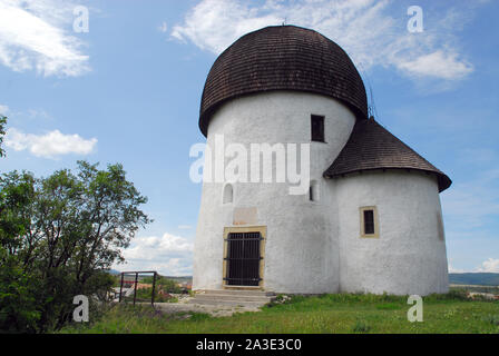 Chiesa rotonda, probabilmente fu costruito nel XI-XII secolo, kerektemplom, Öskü, regione Veszprem, Ungheria, Magyarország, Europa Foto Stock