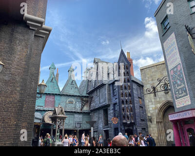 Orlando,FL/USA-10/6/19: La Diagon Alley parte del mondo di Wizarding di Harry Potter attrazione per gli Universal Studios Islands of Adventure tema par Foto Stock