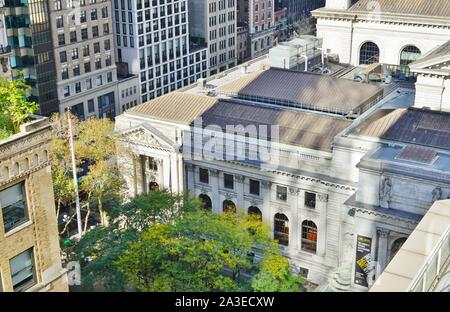 NEW YORK CITY, NY -4 OTT 2019- Vista del punto di riferimento New York Public Library è un edificio situato sulla Fifth Avenue e la 41st Street a New York City. Foto Stock